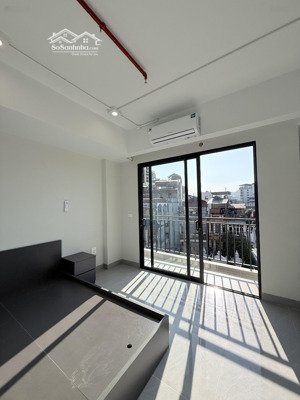 cho thuê căn hộ ban công to thoáng , ngay sát ngã tư sở, ga láng