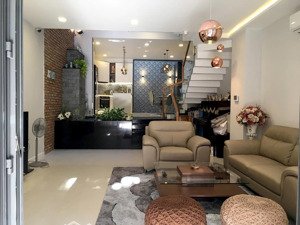 full nội thất cực đẹp ở liền khu tên lửa 5x18m 4 tầng hđ thuê 25
