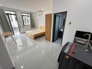 cho thuê nhà trọ phòng trọ, mới 100%, nội thất như hình, 35m2 gần hàng xanh giáp q1 phú nhuận