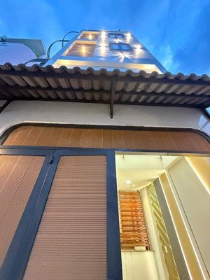 bán nhà vị trí đẹp shr, full nội thất ở hoàng hoa thám, p6, bình thạnh. 49m2