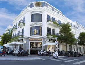 siêu phẩm, cho thuê nhà mặt phố nguyễn thị định, lô góc 2 mặt tiền 30m, dt 130mx2 tầng, giá 85tr/th