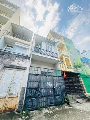 bán nhà 1 sẹc lê văn quới -hxh thông -dt 4 x18m -3 tầng -shr-6.6 tỷ -hc đủ