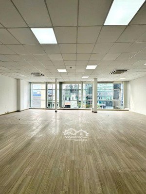văn phòng đường hoàng văn thụ 180m2 - 55tr/tháng bao gồm pql