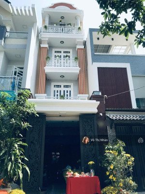 10.9 tỷ - dt 106m2 - nhà 4 tầng hiệp bình chánh - đường 8m - đối diện gigamall