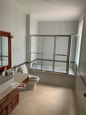 cho thuê viila sân vườn , hồ bơi , p thạnh mỹ lợi đ. trần quý kiên nối dài ( khu viila thủ thiêm )