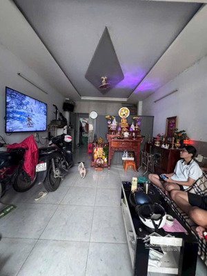 bán nhà 1/ nguyễn ảnh thủ xã bà điểm hóc môn 4x15m 1 trệt 1 lầu giá 3 tỷ 950tr lh 