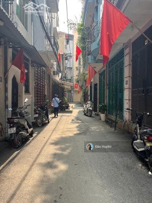 bán đất tặng nhà cấp 4 mặt ngõ vạn phúc gần bưu điện hà đông oto qua , ngõ thông 40m2 giá hơn 8 tỷ