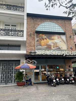 cực kỳ khan hiếm! bán nhà mặt tiền pasteur, quận 1 - dt 4.5 x 14(2 tầng - hđt 190 triệu) giá 42 tỷ