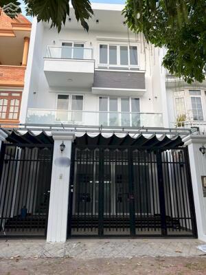 Cho thuê nhà 1T2L mặt tiền đường 20mét KDC Liên Phường