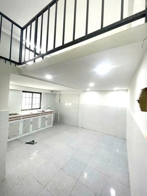 (7758) becamex định hòa. lầu 3 sổ hồng: 465 triệu. thuê 2 triệu/tháng , toàn quốc mua được