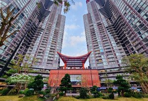 bán căn landmark ecopark 2 ngủ nguyên bản view hồ thiên nga, có ban công hoa, tầng đẹp