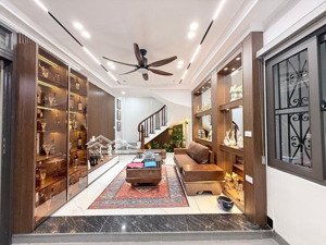 nhà mới đẹp 31m2, 6 tầng, ngõ rộng rất thoáng.