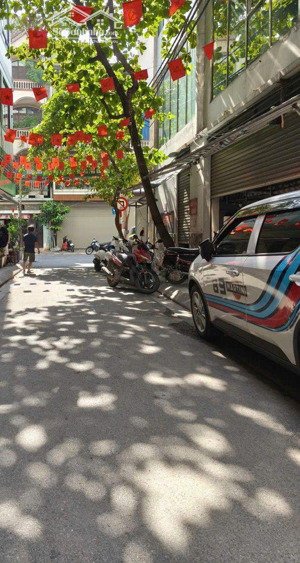 8 tỷ có nhà cận mặt phố - 50m2 - kđt định công - ngõ thông ô tô tránh
