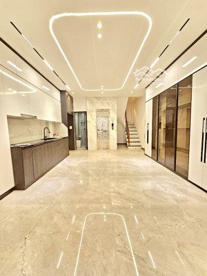 gấp trước tết- nhà mới tính khúc thừa dụ- cầu giấy- 40mx7t- nhà đẹp ở ngay. giá 13.5 tỷ (clt)