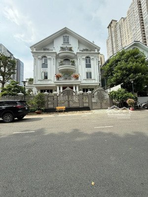 cho thuê văn phòng trung tâm thủ thiêm giá ưu đãi 800m2 sàn 120 triệu trong tháng 11/2025