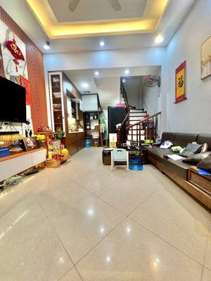 oto đỗ cổng! bạch mai, nhà đẹp thiết kế đẳng cấp, funll nội thất hiện đại,ở ngay 39m * 5t