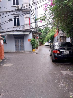 bán chung cư mini, căn hộ dịch vụ tại đường láng, dòng tiền 160 tr/th, dt 136m2, 37 tỷ. 