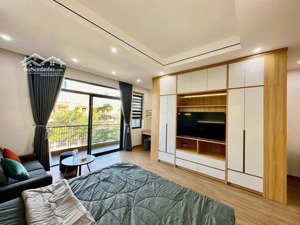 cho thuê căn hộ 30m2 - ban công mới 100% - gần cầu ông lãnh quận 1