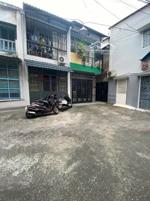 42m2! hẻm 8m! bán nhà 2 tầng đường thương hiệu lê văn sỹ, p13. ngay huỳnh văn bánh, đặng văn ngữ.