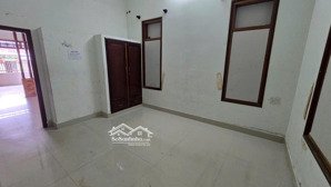 bán nhà 2 lầu 187m2 đường bửu đoá phước long nha trang giá bán 20 tỷ lh: 