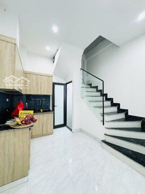 nhỉnh 7 tỷ nhà đẹp dân xây trung tâm ngọc thuỵ. full nội thất