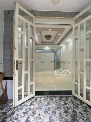 bán nhà gần bệnh viện, trường học, 3 tầng, 4x20, hẻm xe hơi 5m thông, giá chỉ nhỉnh 6 tỷ xíu ( tl )