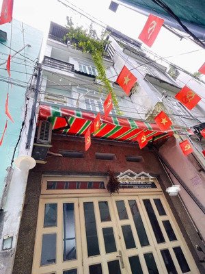 chính chủ trang bìa bán nhà 4 tấm hoàng diệu p.9 q.4 dtsd 160m2 chỉ hơn 6tỷ hẻm 4m