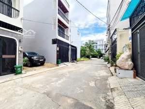 bán lô đất đẹp xây nhà khu víp ở dân trí cao ,giáp gò vấp ,giá nhỉnh 5,x tỷ