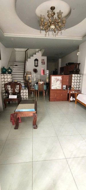 chủ cần tiền cuối năm bán gấp nhà trệt lầu hẻm 30/4 có 3pn chỉ 2tỷ8