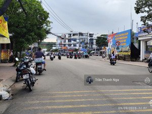 bán đất tặng nhà cấp 4, tiền đường 20m bắc nha trang, khu vực kinh doanh nhộn nhịp