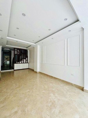 phân lô hoàng cầu, dt 54m2, 4t, 2 mặt ngõ, ô tô tránh, ngõ thông tứ tung, full tiện ích. giá 26 tỷ