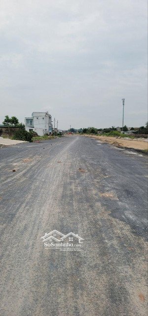 bán lô đất mặt tiền bờ kênh tham lương view cực đẹp