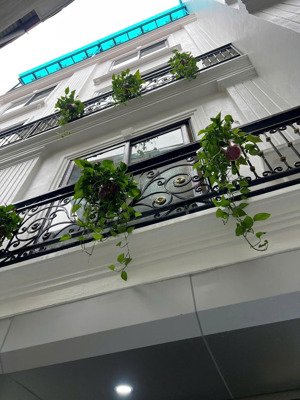 6,9tỷ có ngay nhà 32.1/40m2. 5 tầng phố 8/3 ngõ rộng lô góc nhà đẹp full nội thất xịn mới ở luôn