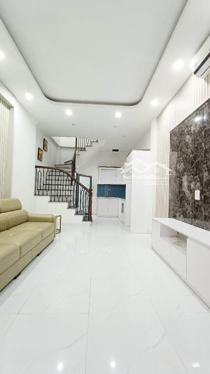 bán nhà việt hưng - long biên 32m-mt 3.6m-giá 5,8x tỷ -nhà mới-ngõ ô tô tải đỗ