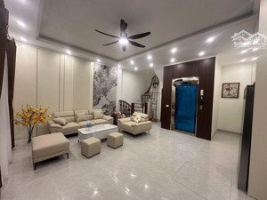 nhà mới ô cách lệ mật việt hưng 50m² 5 tầng thang máy full nội thất ô tô đỗ cổng