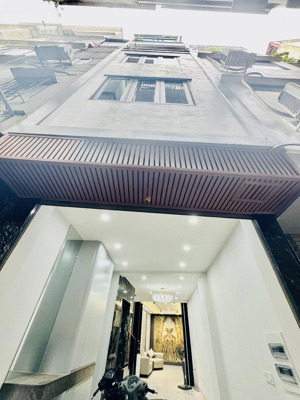 cần bán gấp nhà lò đúc, ở luôn, thang máy, 55m - 7 tầng - mt: 4,2m - giá 15,8 tỷ, cách phố 10m