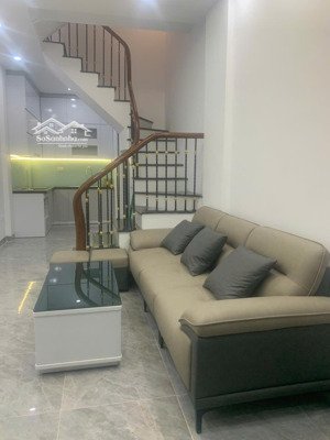 bán nhà lò đúc 30m x 5 tầng gần hồ hai bà, 10m ra ô tô, gần phố giá 7.85 tỷ