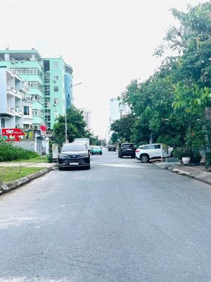 chính chủ gửi bán ô đất kđt cột 5-8. - diện tích : 118,25m . mặt tiền : 5m.