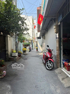 bán nhà hẻm cách mạng tháng 8 quận 3 - dt 3 x 10 m - giá 4 tỷ