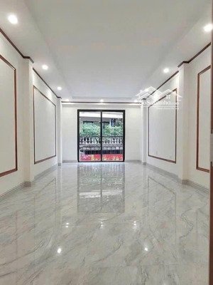cho thuê nhà cầu giấy dt 55m x 7t, thang máy, nhà mới - kinh doanh
