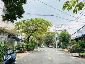 hiếm lắm mới có- nhà mặt tiền 6 tầng- đường nhựa 9m- sát phạm văn đồng- 5pn- 7 tỷ nhỉnh