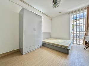 cho thuê căn stu cửa sổ thoáng, full nt ngay chợ bà chiểu, phan chu trinh. thang máy, bảo vệ