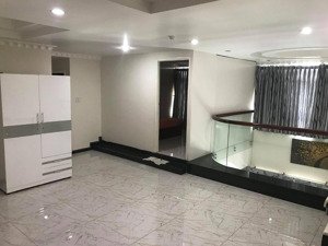 bán căn penthouse 3pn, 3wc, 243m2 tại chánh hưng giai việt, 8,3 tỷ, q8, hcm