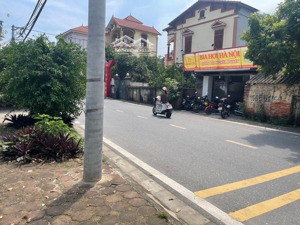 bán 195m2 mặt tiền 8m, trục đường 18m phố ngọc động, đa tốn