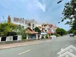 bán biệt thự him lam trung sơn bình chánh 12,5x19m 3 tầng tháng máy 39ty