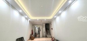 siêu phẩm 7 tầng thang máy nhà 1 bước ra phố phòng ngủ vip 21,7 tỷ- hiếm có ở cầu giấy!