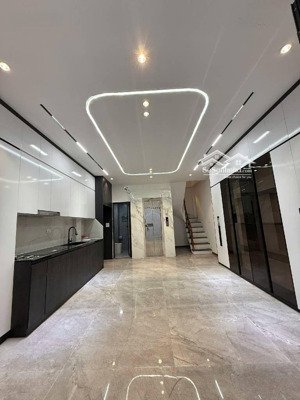 siêu phẩm 7 tầng thang máy - vị trí vàng vip cầu giấy!