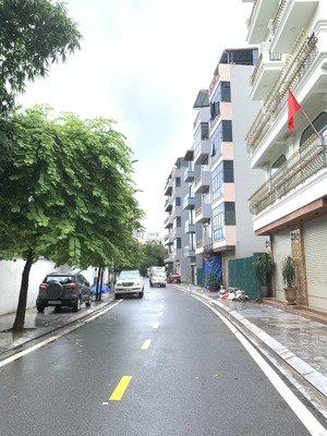 còn duy nhất một lô đất galaxy vạn phúc, phân lô ô tô tránh, 2 mặt thoáng, 60m2 chỉ hơn 18 tỷ