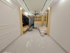 bán nhà riêng phố giáp bát 5tầng xây mới - thang máy hiện đại nội thất đầy đủ sẵn dọn vào ở