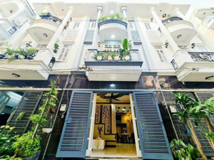 còn 1 căn duy nhất giá rẻ 3 tầng hẻm xe hơi 1979 huỳnh tấn phát. giá chỉ 5.95 tỷ